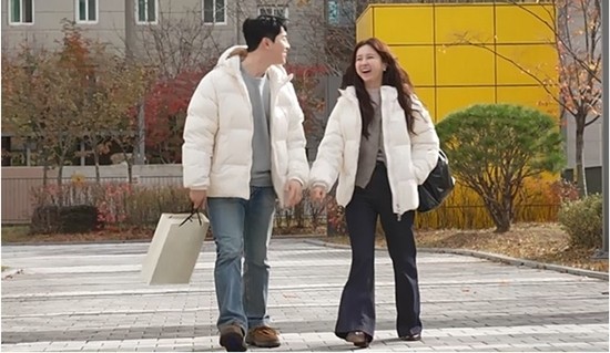 가수 이찬원, 은가은-박현호 결혼식에서 사회~축가, 혼수 직접 책임지다