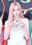에스파 지젤 화려한 핑크 헤어[엑s HD포토]