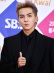 '열애설+파티' 송민호, 궁지 몰렸다…