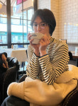 송혜교, 파격 숏컷+동그란 안경까지 잘 어울리면 반칙