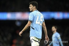 끔찍한 EPL 데뷔전 우즈벡 김민재, 끝내 울었다…영어도 못하잖아 후사노프, 충격 졸전→OUT