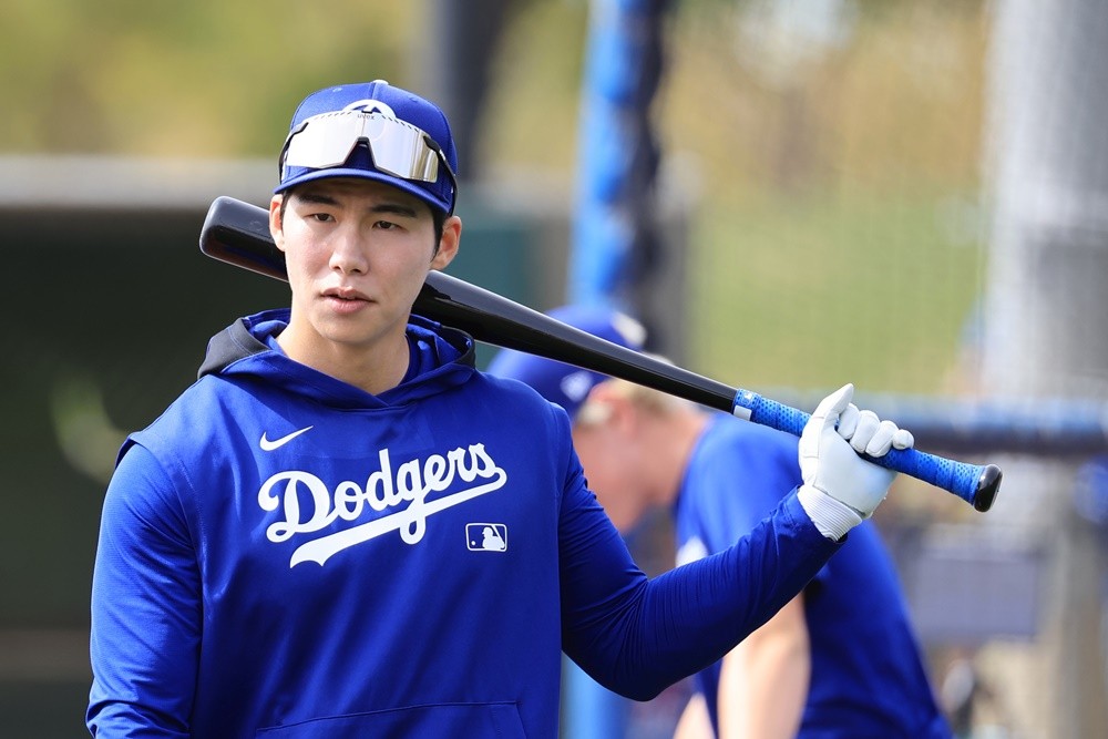 LA 다저스의 김혜성, MLB에서 빛나는 데뷔전 활약으로 팀 승리 이끌어내며 주목 받아