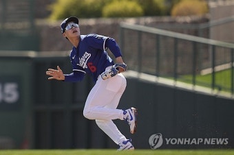 실책+타격 부진까지…위기의 김혜성, '마이너리거'로 2025시즌 개막 맞을까