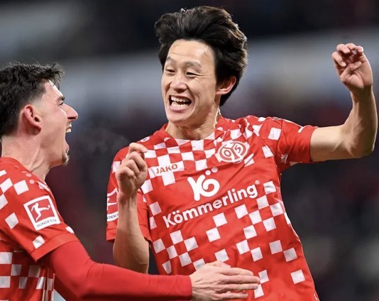 마인츠, UEFA 콘퍼런스리그 토너먼트 진출 확정... 이재성 71분 출전, 새 감독과의 무승부에서 훌륭한 기여