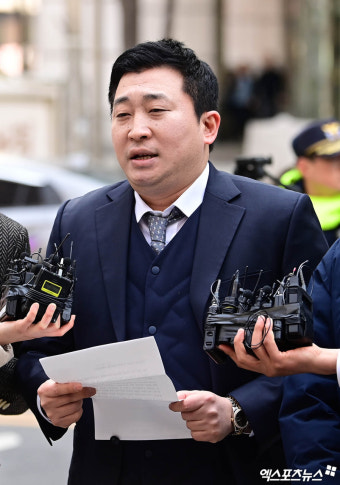김새론 유가족 측 대신해 기자회견 나선 부지석 변호사[포토]