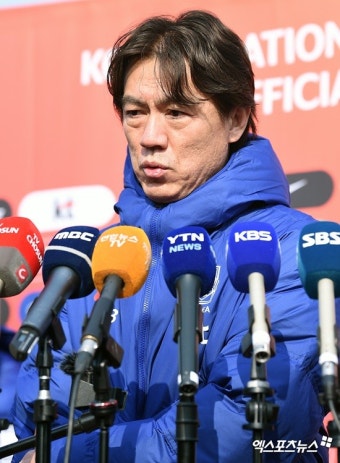 '韓-獨 혼혈' 카스트로프 발탁 언제쯤?…홍명보 감독 