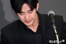 스타 김수현, 눈물 역효과인가…현직 변호사 대중들 안 궁금한 내용 (이돈호)