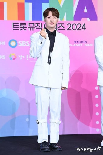 박서진 '정면 돌파'…논란 끝, 남은 건 '열일' [엑's 초점]