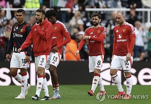 맨체스터 유나이티드, 뉴캐슬과의 경기서 1-4 대패…강등 위기 절정