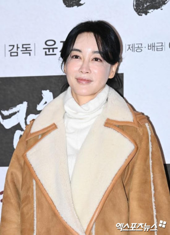 가부장적 남편 향해 폭로한 배우 김혜은, 대로변서 무릎 꿇으라 요구 대중 앞서 털어놨다