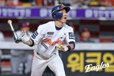 8연승→2연패→다시 4연승 대폭발!…류현진 승리+팀 4G 연속 선발승+2G 연속 슈퍼이글스포! 선두 LG 상대 위닝시리즈 [대전:스코어]