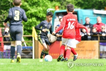 호날두 50세까지 뛰어야 하나? …아들, 포르투갈 U-15 국대 승선→부자 국대 실현? 