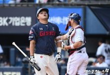 대타 작전도 안 통했다...'병살타 2개+잔루 11개' 롯데, 데이비슨 QS 호투→그러나 5연승 도전 실패 [광주 현장]