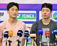 인터뷰하는 김원호-서승재[포토]