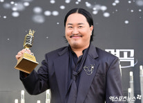 조째즈 멋드러진 수염[엑s HD포토]