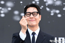 정준일 수줍게 전하는 손하트[엑s HD포토]