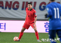 홍명보호 빨간불, 북중미 WC 9달 앞두고 비상등 켰다…김민재·이강인 후보 전락+황희찬 국대 탈락 휘청