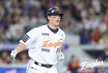 한화, 이런 4번타자 있다니! 1090이닝 압도적 1위→12점 차에도 3루 지켜…불굴의 노시환 안 빠져서 홈런 하나 더 쳤죠 [대전 인터뷰]