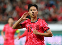 홍명보호 2포트 간다! '엄지성 1368일 만에 득점' 파라과이전 1-0 리드…흥행 참사 속 승리 '청신호' (전반 종료)