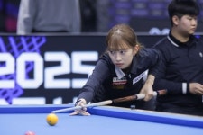 최봄이, 정신 집중 (광주 세계3쿠션당구월드컵) [포토]