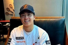 KBO 아시아쿼터 1호 탄생! 한화, '대만 최대어' 좌완 왕옌청 영입…연봉 10만 달러 계약→이적료만 10만 달러?