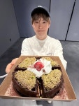 안성재도 혼쭐, 두쫀쿠 여전히 난리인데…엑소 카이, 두쫀와플 권력이라니 [엑s 이슈]