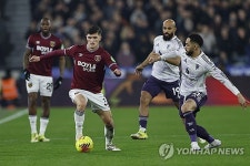 맨유 5연승, 강등권 팀이 막아냈다…세슈코 극장 동점골 맨유, 18위 웨스트햄과 1-1 무승부→4위 유지 [EPL 리뷰]