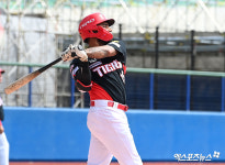 카스트로 '투런포 쾅! KBO 신고식'[포토]