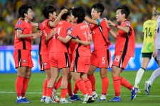 한국 女 축구 초대형 낭보! '폭력 축구' 북한 피했다+최고의 대진!…월드컵 티켓 코 앞→여자아시안컵 8강 상대 우즈벡 확정