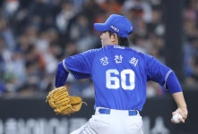 고맙다 롯데 삼성, 한화 5연패 몰아 넣고 5연승 질주…LG 제치고 단독 선두 도약 [대전:스코어]