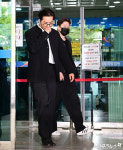 ‘부실 복무 의혹’ 송민호, 징역 1년 6개월 구형[포토]