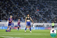 전반전 슈팅 0→후반전 3골 수원FC 미쳤다! 903일 만에 수원 더비서 3-1 짜릿한 역전승…5G 만에 승리 [현장리뷰]