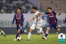 전반전 슈팅 0→후반전 3골 수원FC 미쳤다! 903일 만에 수원 더비서 3-1 짜릿한 역전승…5G 만에 승리 [현장리뷰]