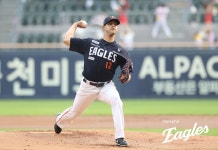 한화, 꼬여도 너무 꼬인다…에르난데스 1회 헤드샷 사구 퇴장→박준영 선제 솔로포 허용 [대전 현장]