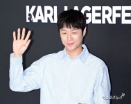 정준원, '태도 논란'에 시끄러운데…'유부녀 킬러' 원작자는 