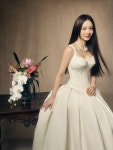 강균성14살 연하 유하진, 특별한 웨딩사진 택했다…'명화 속 부부' 변신 [해시태그]
