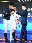 롯데 자이언츠 유니폼 입는 서울디자인고 박근서[포토]