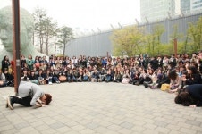 박시환, 깜짝 로드 팬미팅 개최...팬들 울린 맨 땅 큰절’