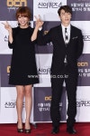 TENPHOTO, 손 잡은 동해 재경, 우리 제법 잘 어울리나요?