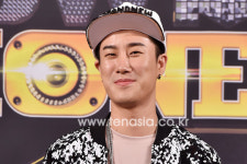 [TENPHOTO] 산이, 래퍼의 수줍은 미소 (쇼미더머니4)