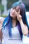 [TENPHOTO] 헬로비너스 라임, 파란색 헤어스타일로 시선강탈 (뮤직뱅크 출근길)