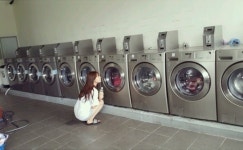 카라 허영지, 빨래 기다리며 귀여운 매력 발산 빨래야 뭐하니