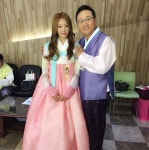 안지환, 딸 예인과 다정한 한복 셀카 공개 ‘친구 같은 부녀지간’