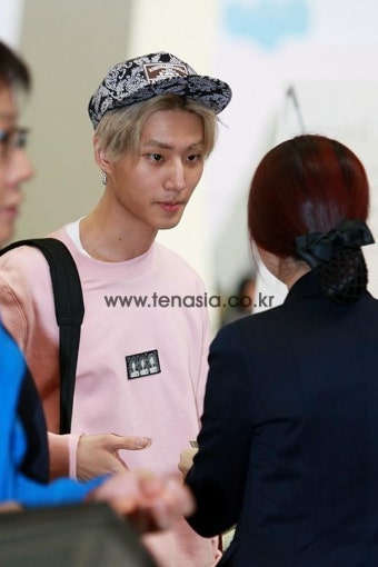 [TENPHOTO] 데이식스 영케이, 보는 사람마저 설레게 만드는 심쿵 눈빛