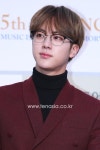 [TENPHOTO] 방탄소년단 진, 안경을 써도 잘생겼진 (가온차트)