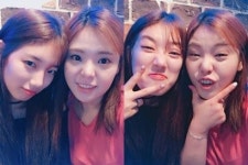 수지-김민영, 함부로 애틋하게 절친샷 한 컷 사랑한다 친구야