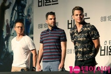 [TEN PHOTO] ‘저스틴 린 감독 맞이하는 세 배우’(스타트렉 비욘드)