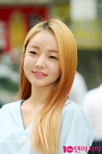[TEN PHOTO] 문지인, ‘아이돌 뺨치는 매력’(닥터스)