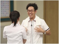 ‘아는 형님’ 김영철, 데뷔 후 첫 번째 커피차 선물 받고 기쁨 만끽