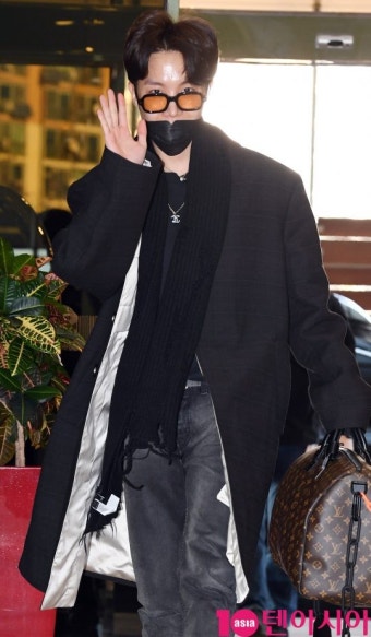 [TEN PHOTO]BTS 제이홉 '월드투어 다녀올께요'